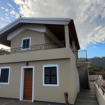 Ilha & Montanha - Bed and Breakfast Santana (Madeira)